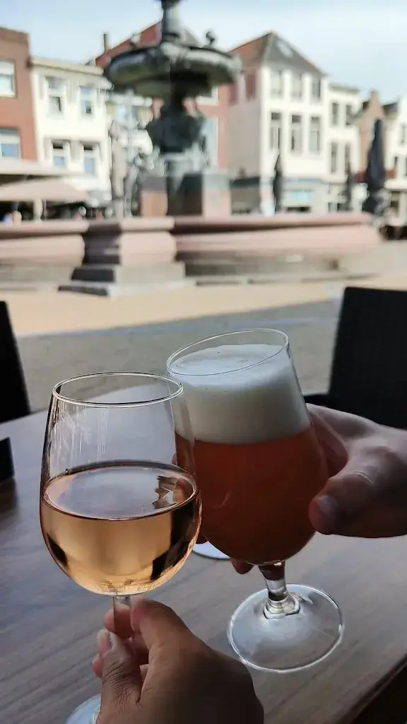 onsiri netisak_'t Oude Stadthuys_Gorinchem_Bewertung