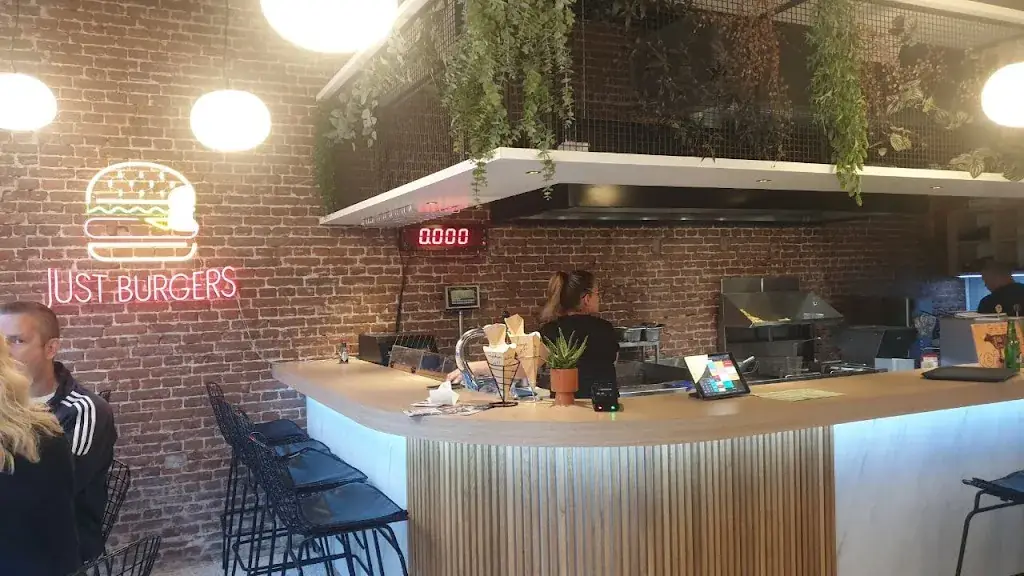 JUST BURGERS GORINCHEM restaurant in Gorinchem