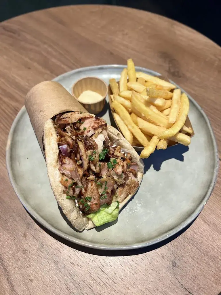 Yessica Duque_Mr George Greek streetfood_Gorinchem_review