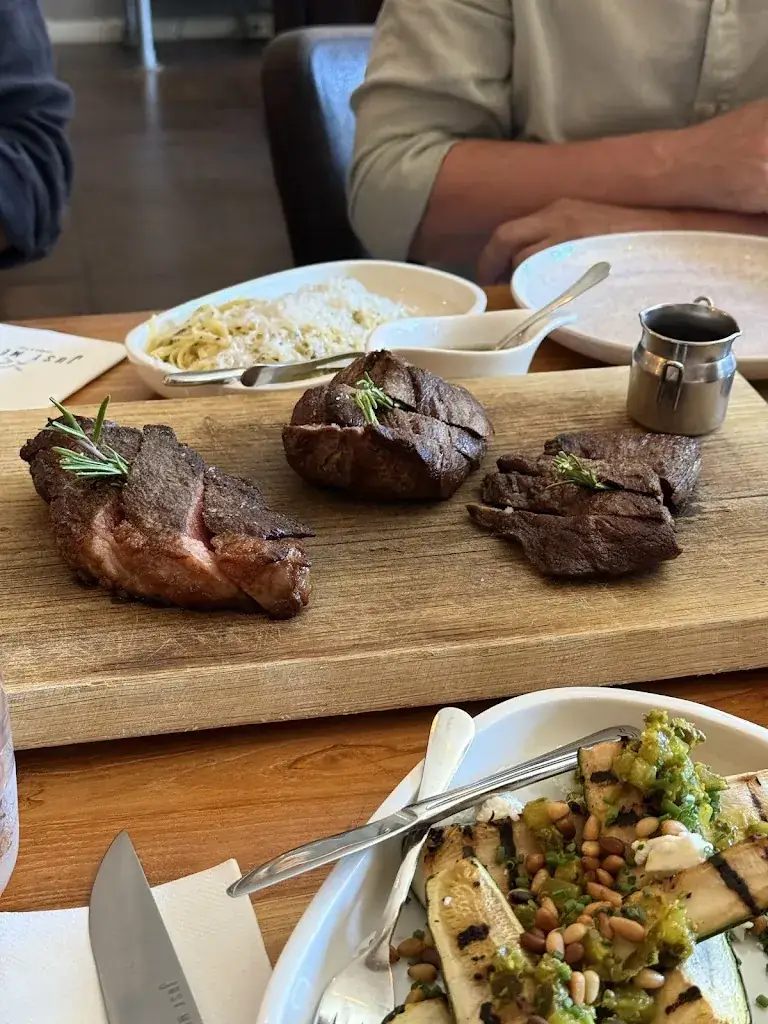 Maximos Bilalis_Just Meet_Leiden_review