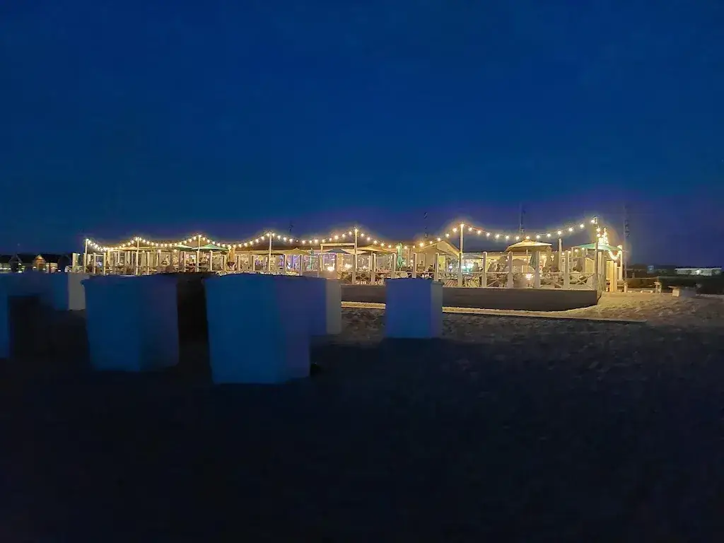 F. Nobels_Zomers beachclub_Zee_recensione