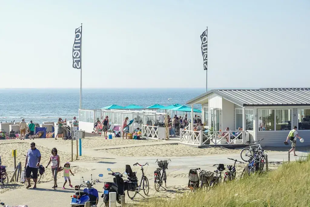 Zomers beachclub restaurant in Zee