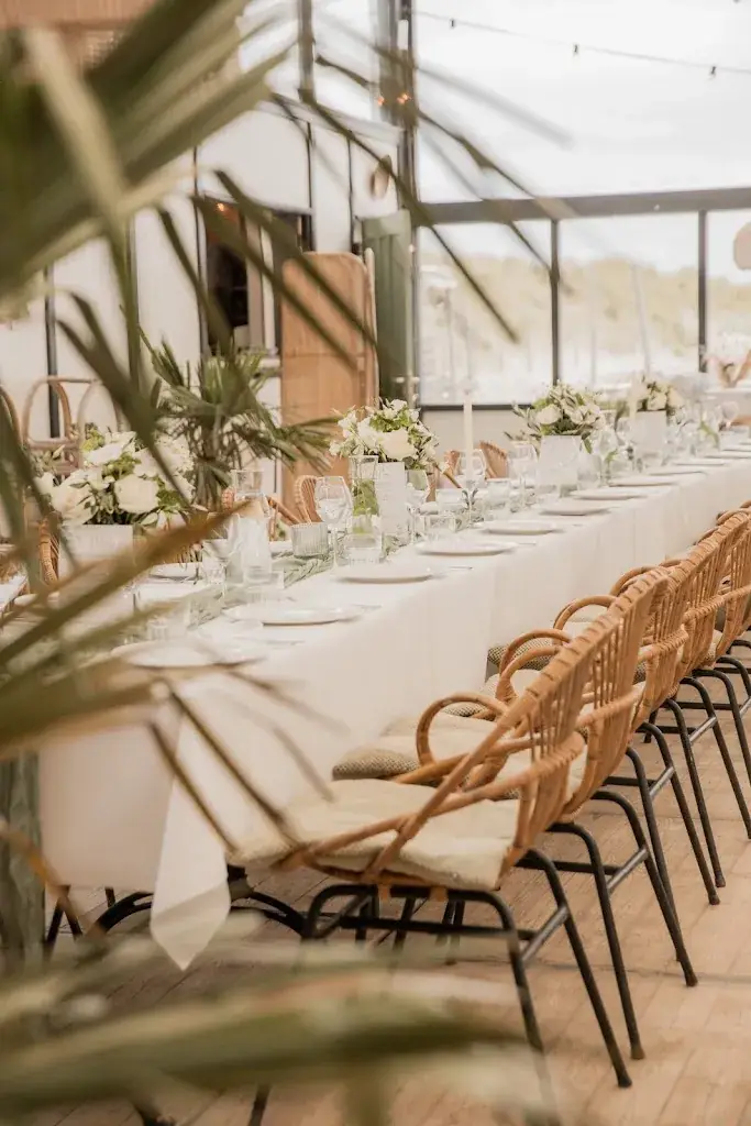 Steffen Staub_Beachclub BIRDS_Haag_review