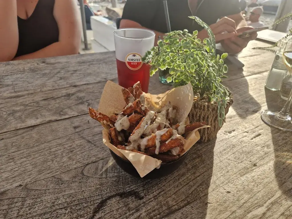 Stuart Batchelor_Habana Beach_Haag_review