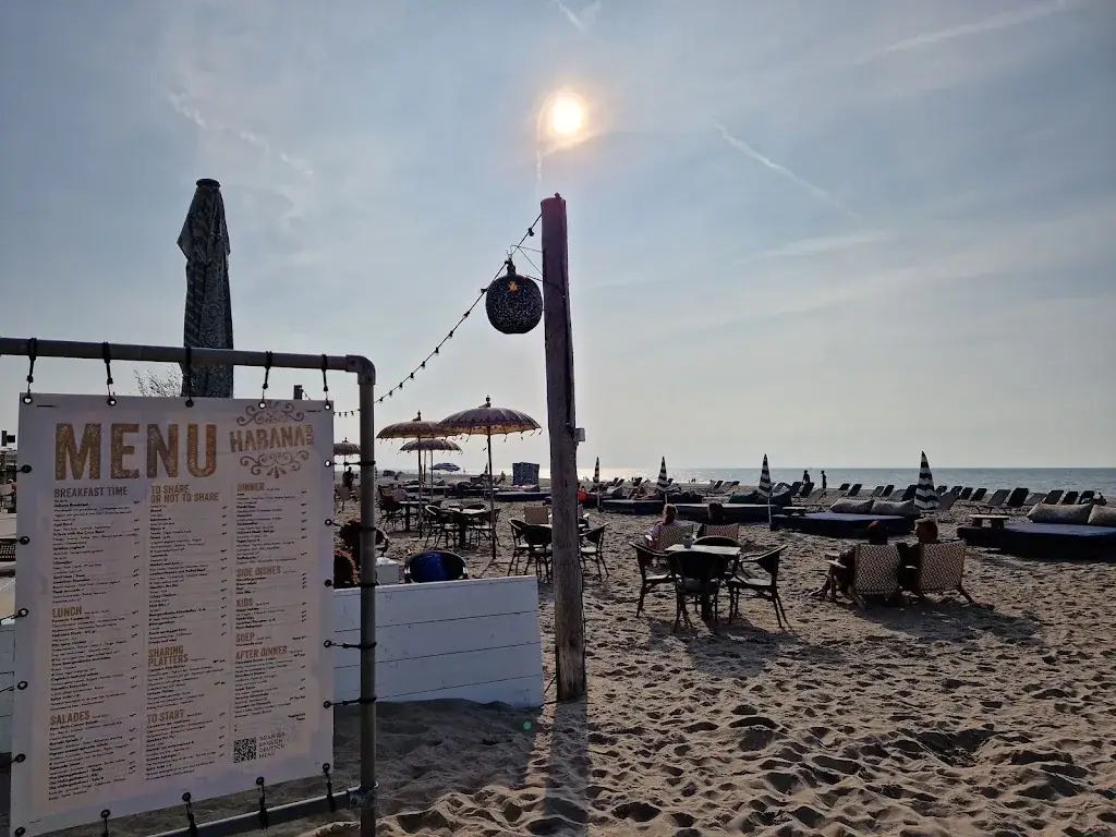 A&J Zaman_Habana Beach_Haag_review