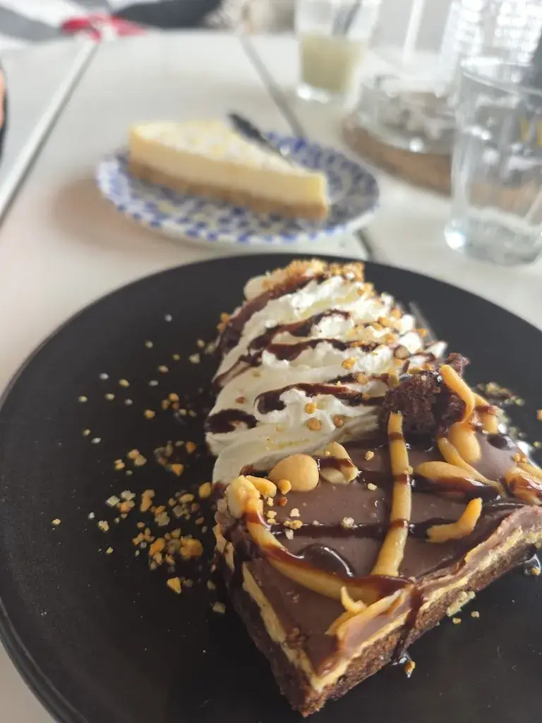 Gina Pecotic_Hudson Beach_Haag_reseña