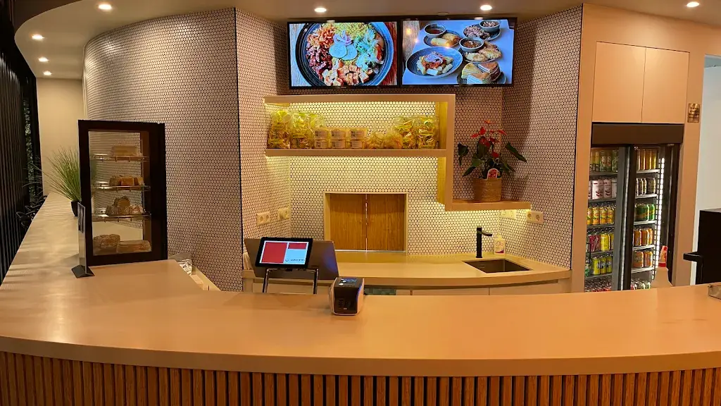 Warung Mini Kijkduin restaurant in Haag