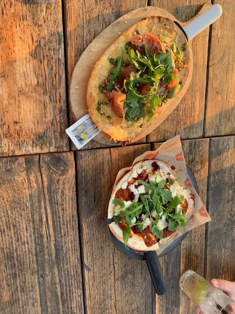 MARIA ALEXIOU_Suiderstrand_Haag_review