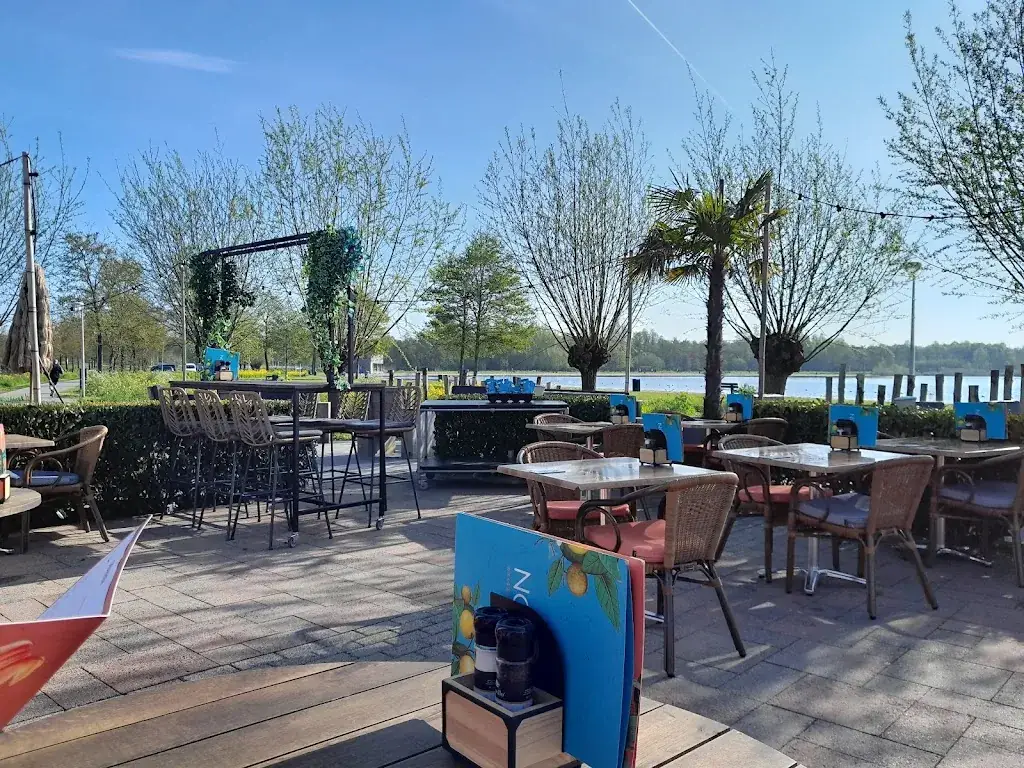 Noosa Waterfront_Lek_slider_image_1