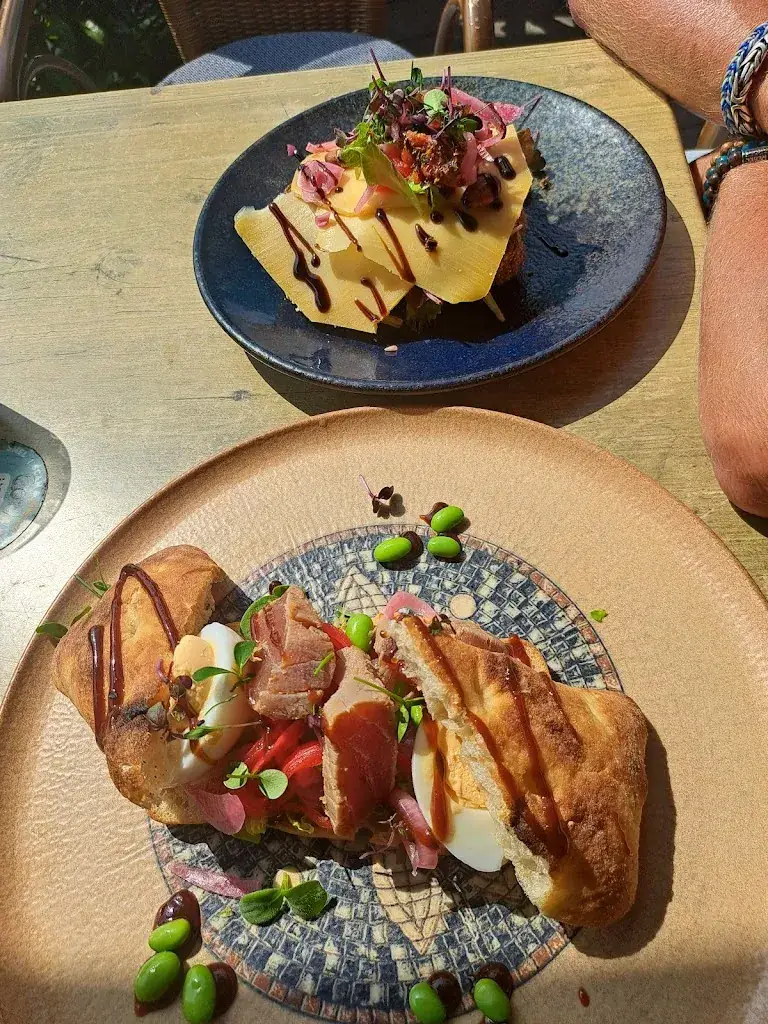 Noosa Waterfront_Lek_slider_image_3