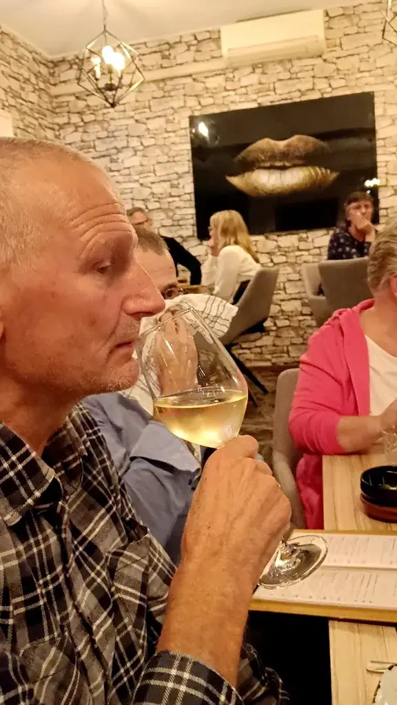 Restaurant 't Land van Wale restaurant in Heinenoord