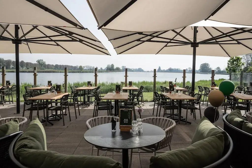 LakeHouse Binnenmaas restaurant in Mijnsheerenland