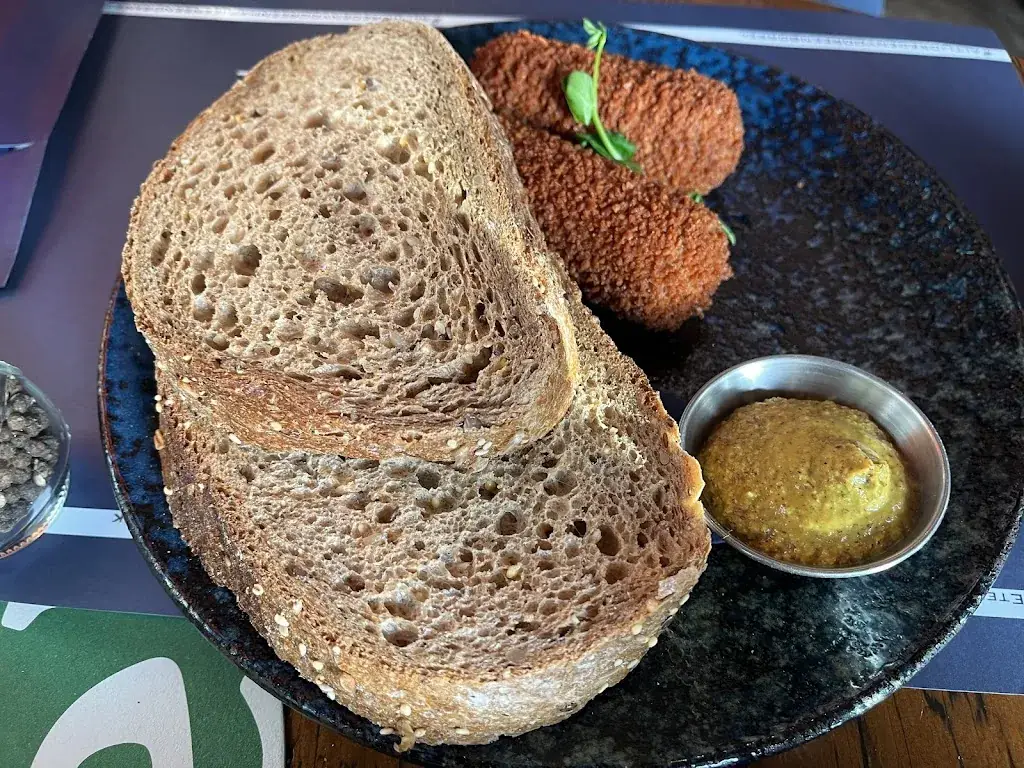 Awi Mahabier_Eterij-Tapperij De Platte Reedijk_Heinenoord_review