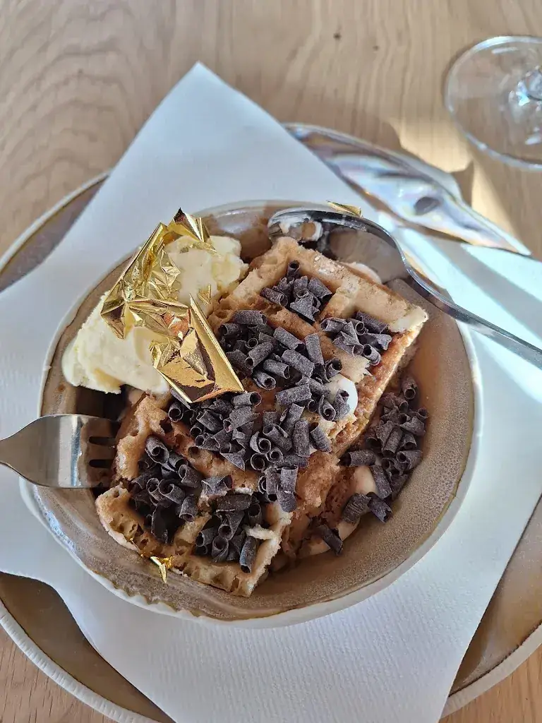 Ellen Jongens_Havenzicht_Hellevoetsluis_review