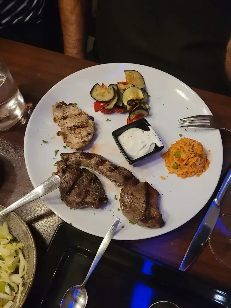 Danielle Van Jaarsveld_Grieks restaurant Delphi_Vlaardingen_review