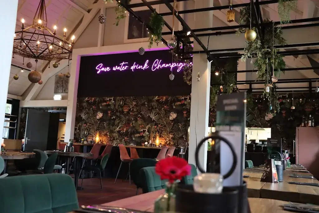 Brasserie Oostgaag restaurant in Maasland