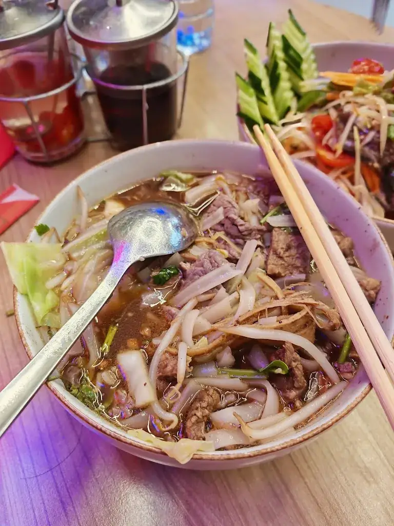 Kumkruea Kittisak_Niyom Thai_Haag_review