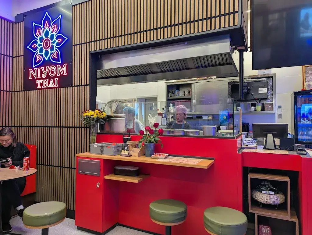 Niyom Thai_Haag_slider_image_1