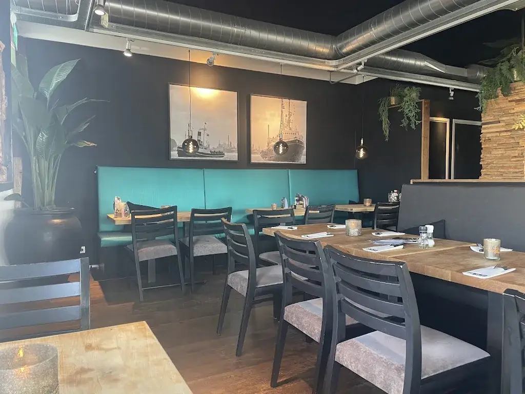 Grand Café 't Hoofd restaurante en Maassluis