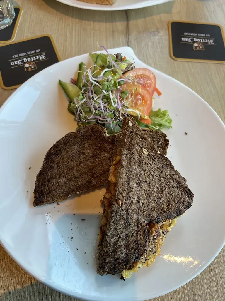 Winda Yuliani_Restaurant Los Porteros. Koffie, Lunch, Diner & Borrelbar_Maassluis_review