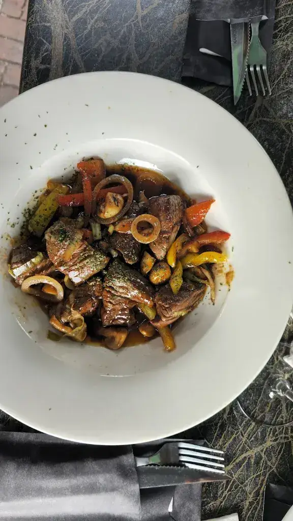 Jan Van der Helm_Quartier Latin_Middelharnis_review