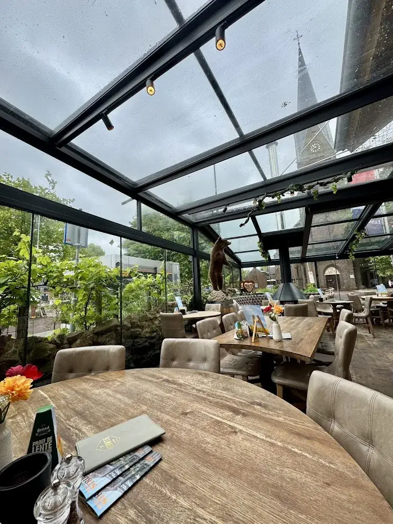 Bistrobar 't Leeuwtje restaurant in Noorden