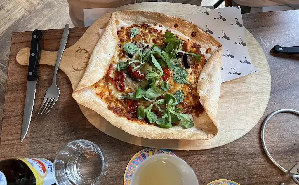 Joost Nouwen_Bregje Oegstgeest_Oegstgeest_review