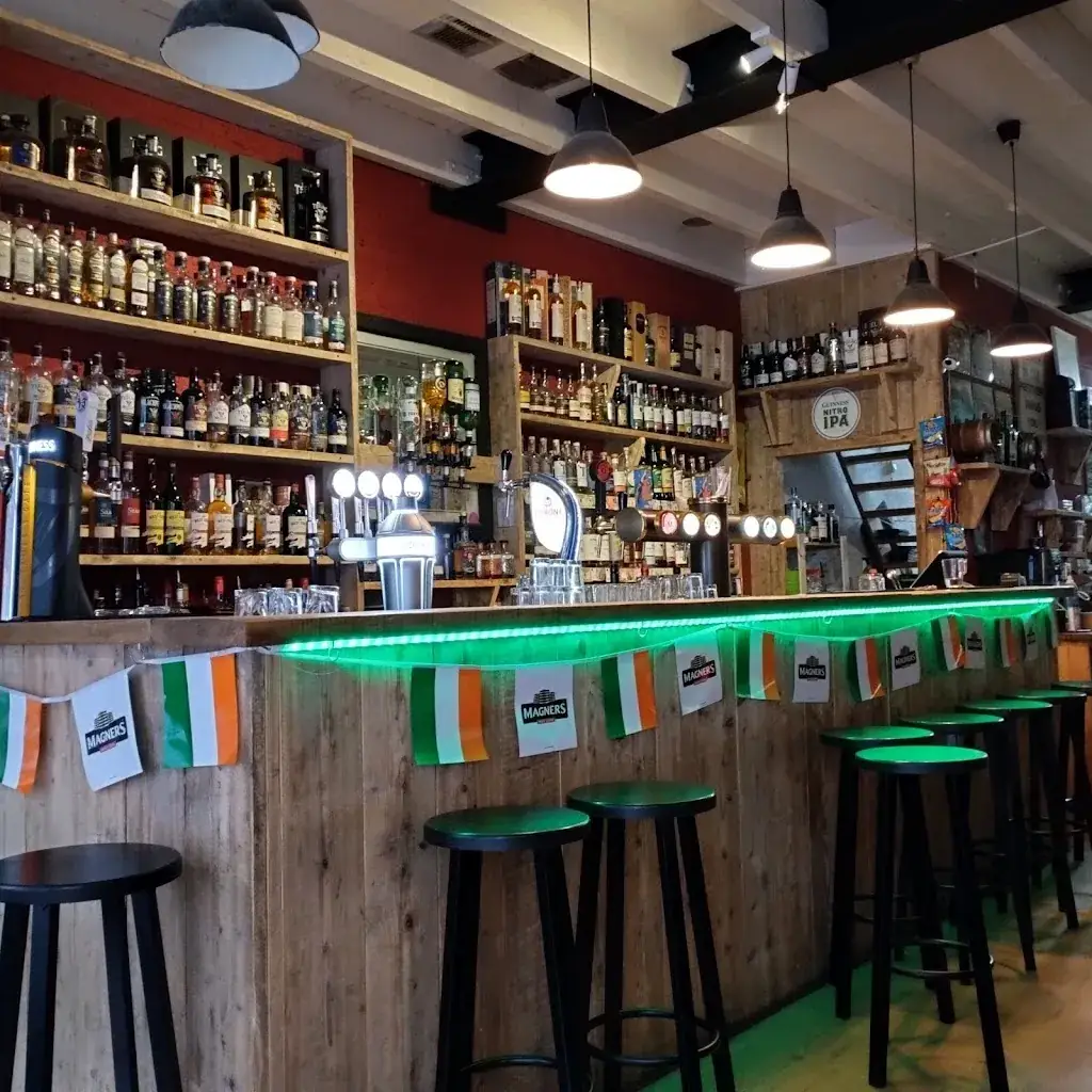 Murray's Irish Pub & Whiskey Bar_Spijkenisse_slider_image_1