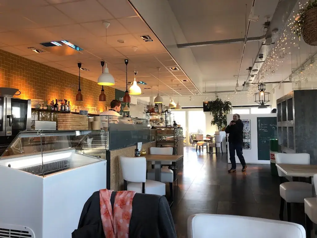 Kerels aan de Maas restaurant in Spijkenisse