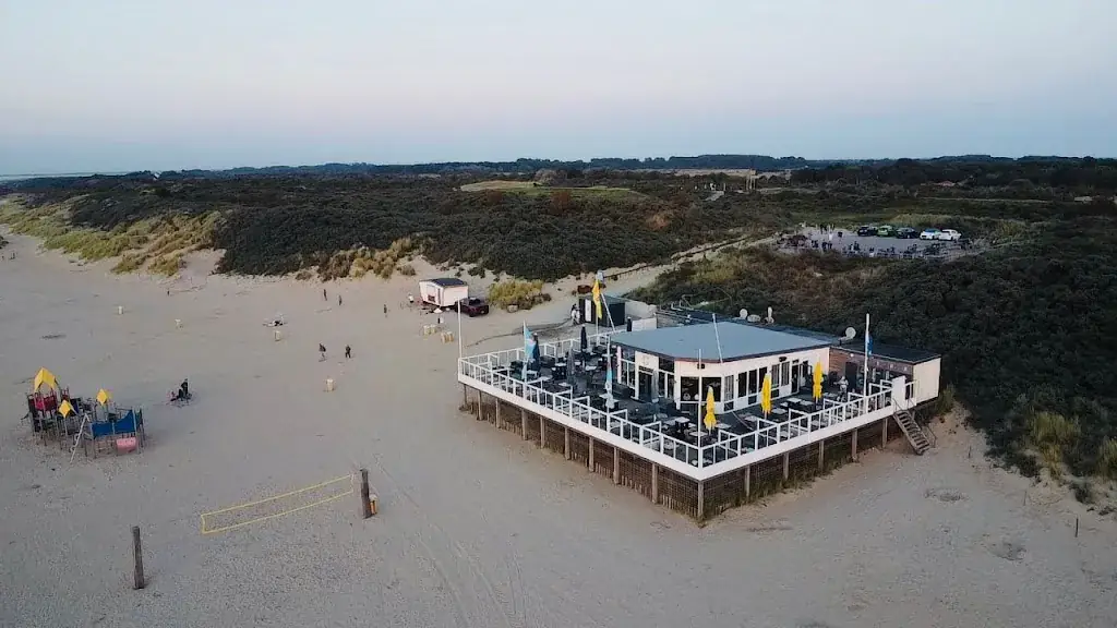 Beach Café De Zeester restaurant in Ouddorp