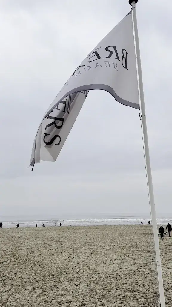 Alexander Alles_Breakers Beach House_Noordwijk_review