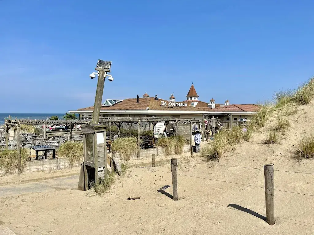 J • B •_De Zeemeeuw_Noordwijk_recensione