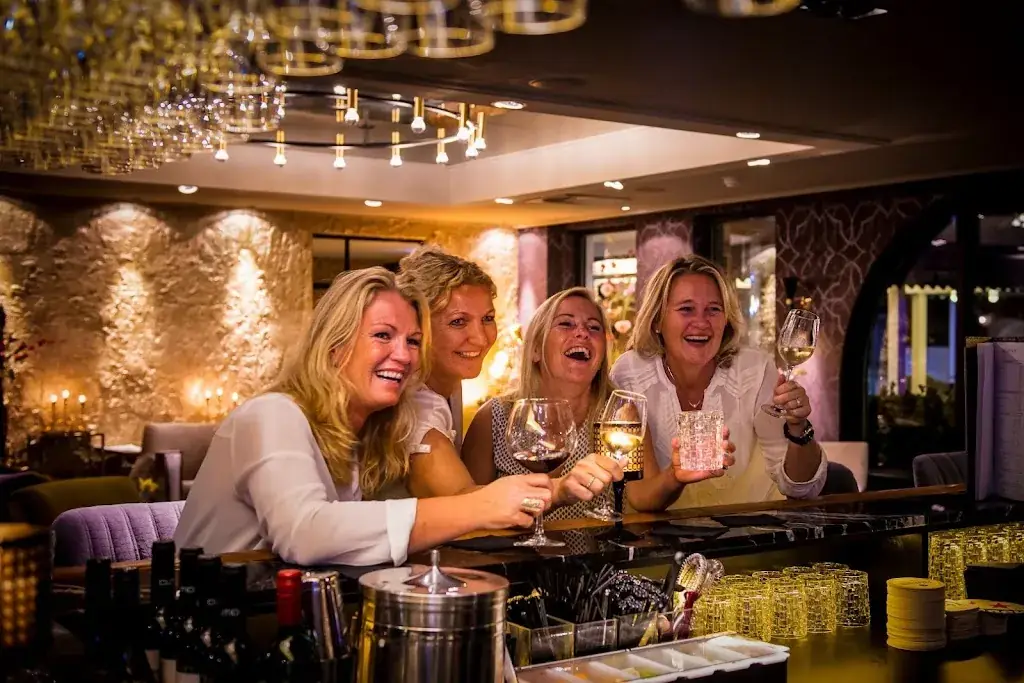 DYLANS | restaurant • bar • lounge restaurant in Noordwijk