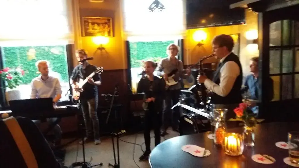 Grahame Newton_De Ruigenhoek_Noordwijkerhout_review