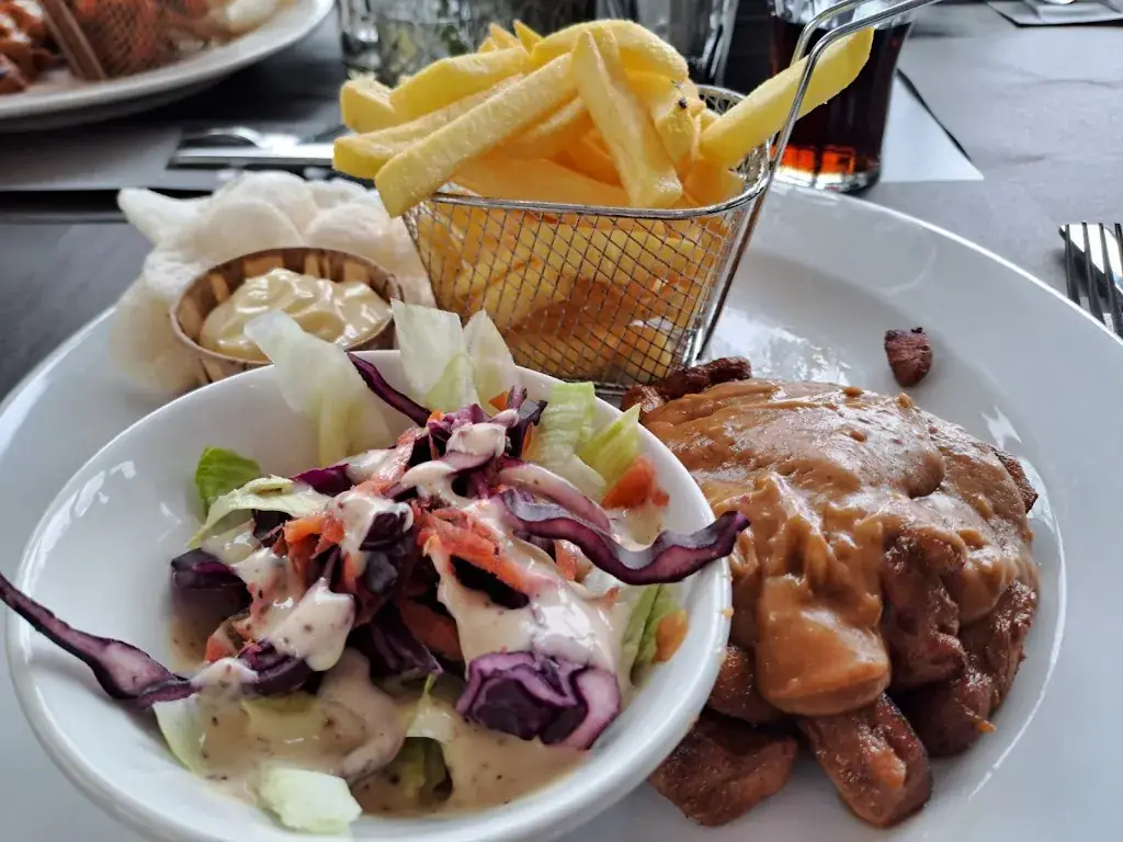 lunchr. De H.h. van Ouderkerk restaurant in IJssel