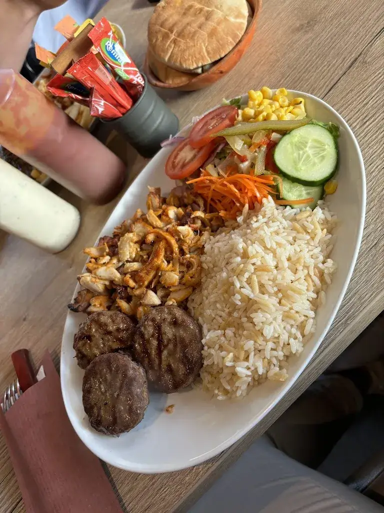 Tarek Autmann_Grill Restaurant Shalom_Voorschoten_review