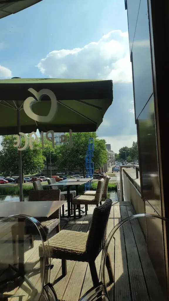 Danilo Teodoro_La Place_Rotterdam_reseña