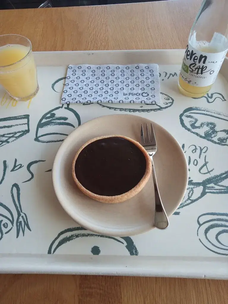 VanRocamadour PM_La Place_Rotterdam_reseña