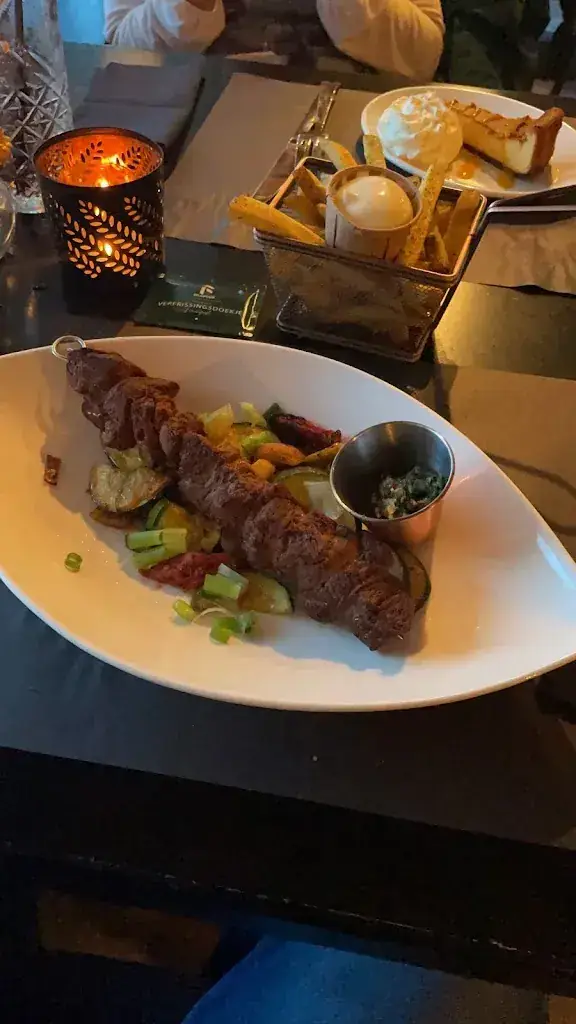 X. Z._'t Oude Raadhuys_Woubrugge_review