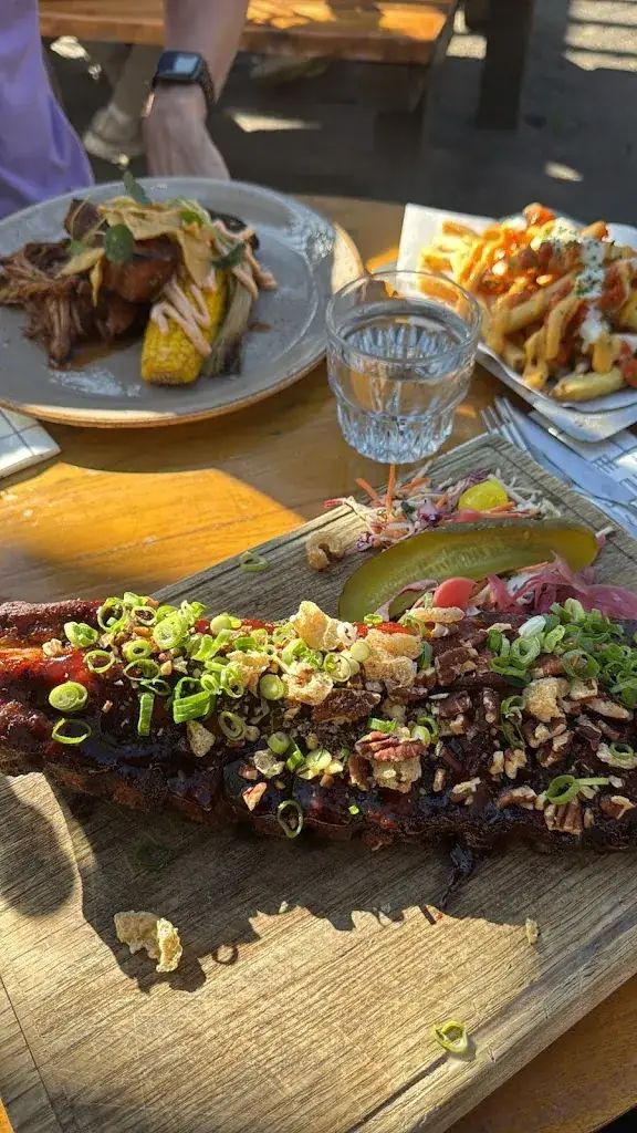 Sarinya Porasuvira_Black Smoke Rotterdam_Rotterdam_review