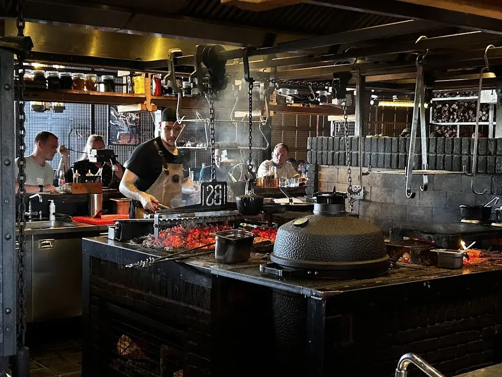 Black Smoke Rotterdam_Rotterdam_slider_image_3