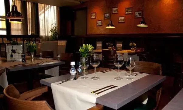 Café Restaurant Hogenboom restaurant in Roelofarendsveen