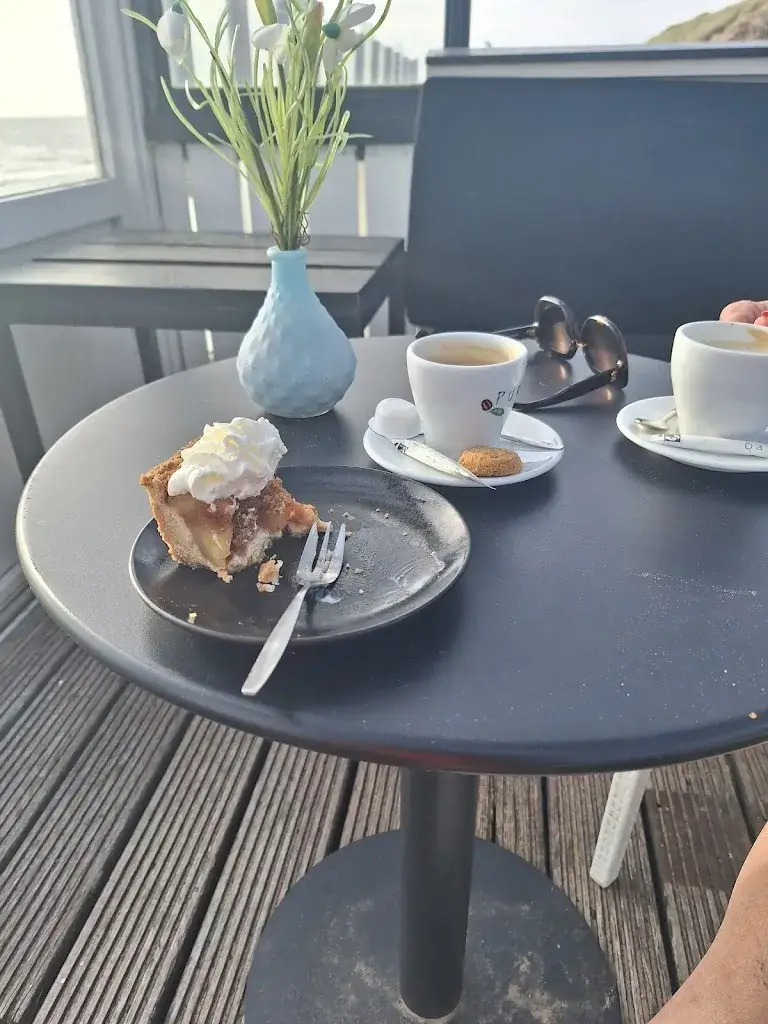 Kees Drost_Beach West_Rockanje_review