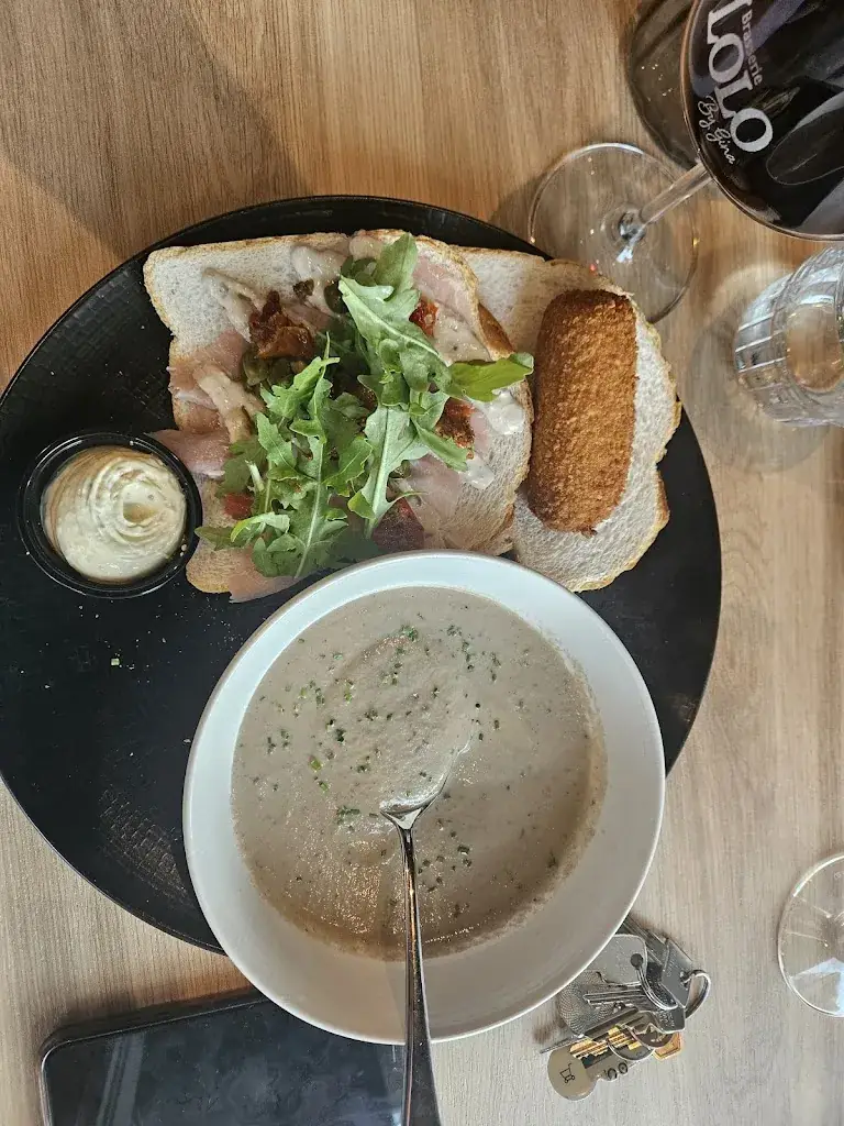 Desi_Brasserie LOLO by Gina_Poeldijk_recensione