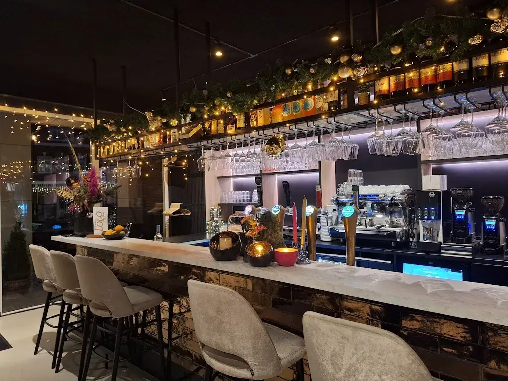 Brasserie LOLO by Gina restaurant in Poeldijk