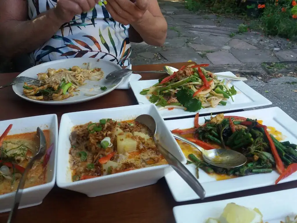 Menu_Thai Flavours_Rhoon_image_3