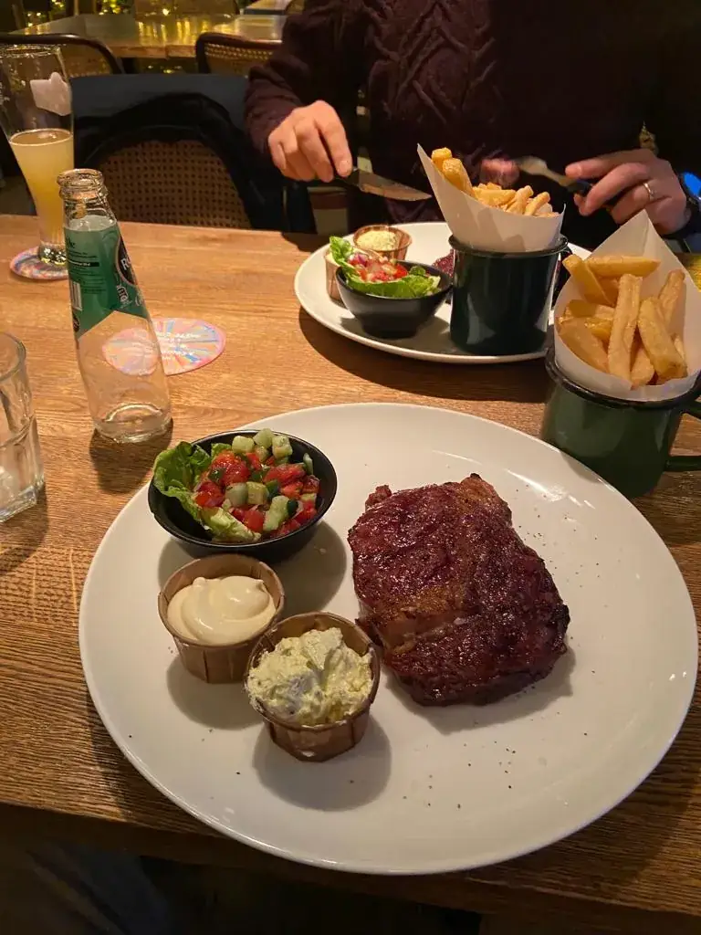 Youshij Yousefzadeh_KEES Eten & Drinken_Poortugaal_avis