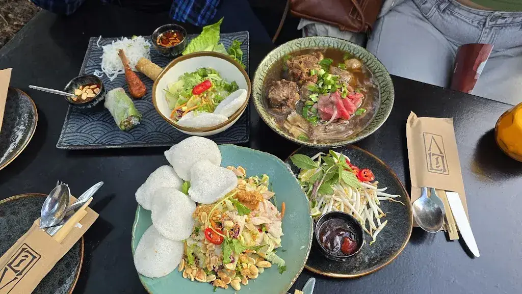 Ori Voll_Little V Rotterdam_Rotterdam_review