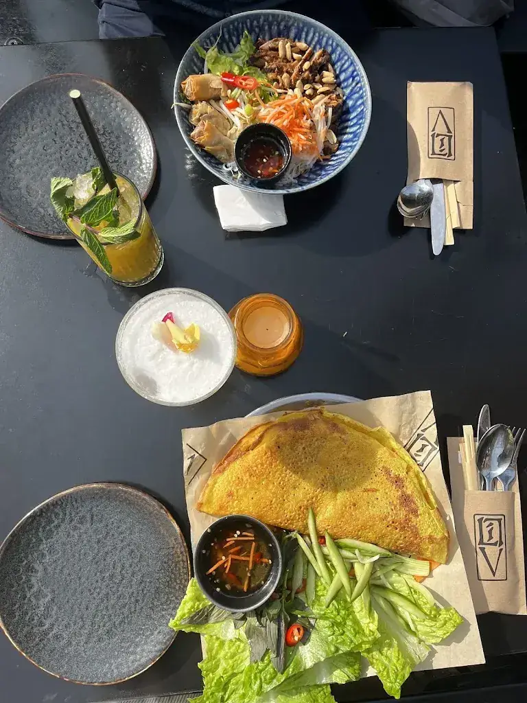 Lucia_Little V Rotterdam_Rotterdam_review