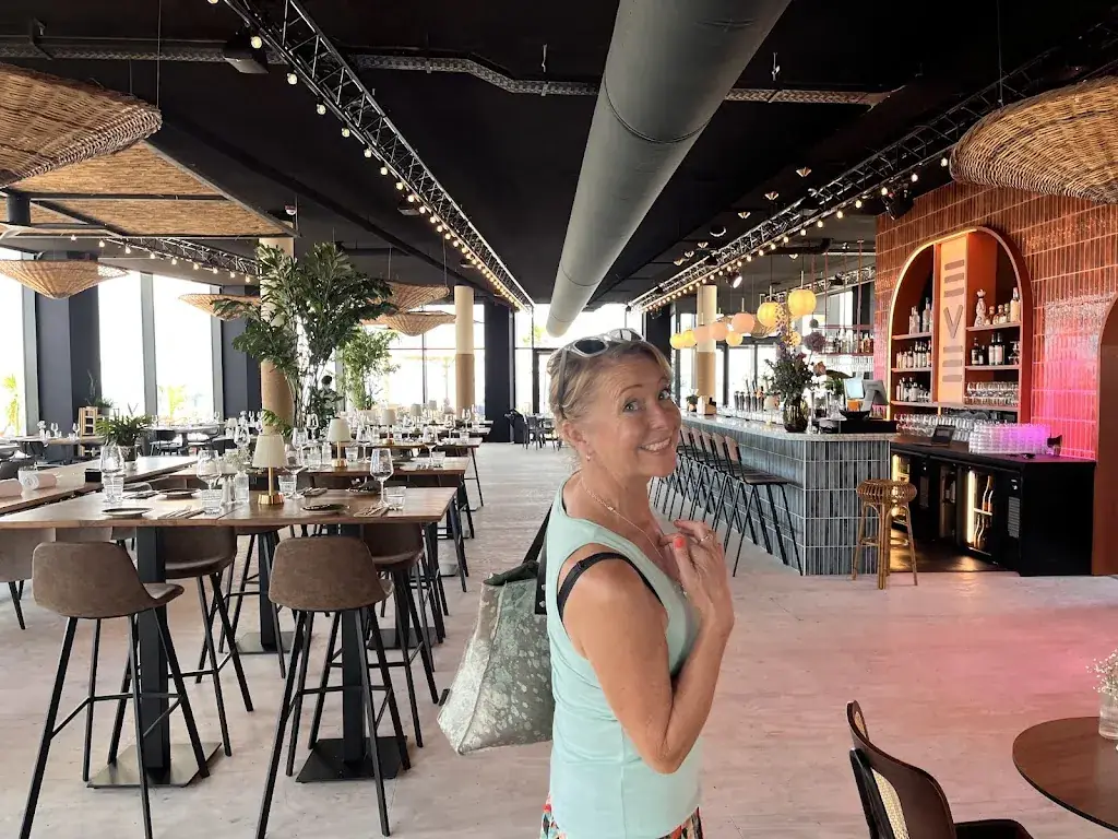 Justin Leach_EVE Scheveningen_Haag_Bewertung